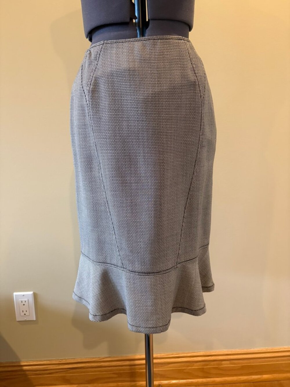 Size 2 Carlisle brown skirt